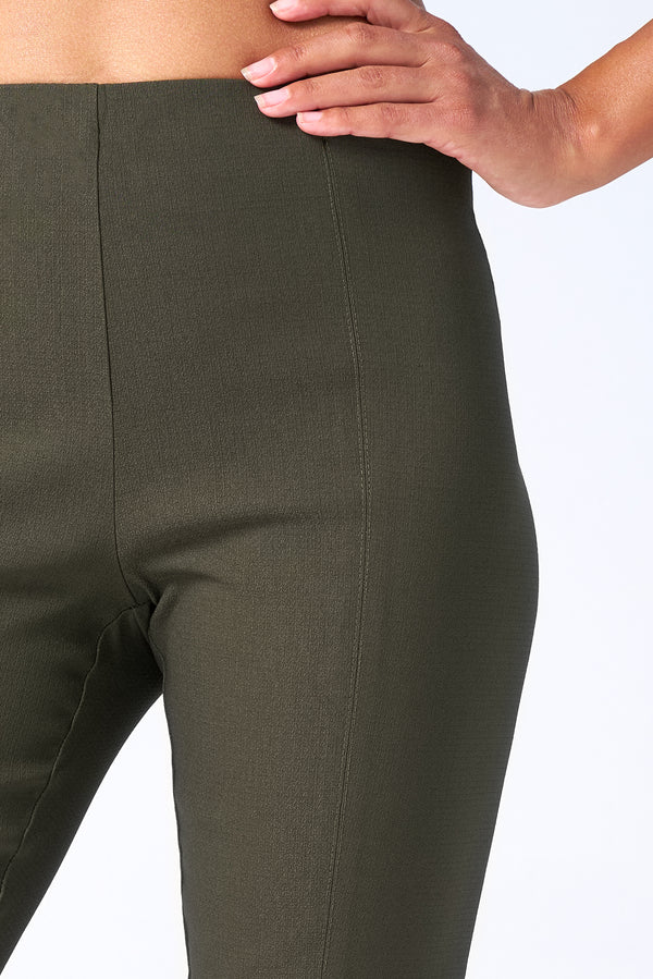 Tapered Ankle Magic Pant