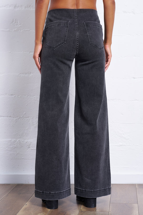 Wide Leg Stretch Jean